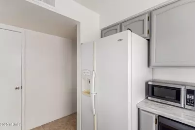 615 N Arrowhead Drive #Apt 4, Chandler, AZ 85224 - Photo 9