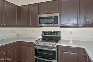 2210 E Branham Ln, Phoenix, AZ 85042 - Photo 3