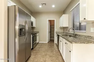 1346 E Dunbar Dr, Phoenix, AZ 85042 - Photo 7