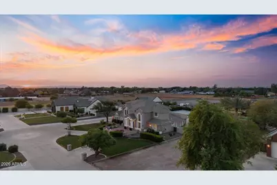 17718 E San Carlos Way, Gilbert, AZ 85298 - Photo 9