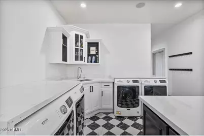 17718 E San Carlos Way, Gilbert, AZ 85298 - Photo 23