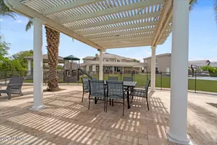 17718 E San Carlos Way, Gilbert, AZ 85298 - Photo 45