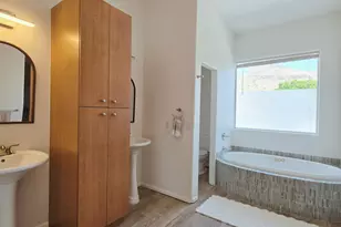 933 W Mercer Ln, Phoenix, AZ 85029 - Photo 33