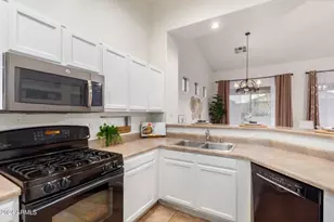 17536 W Desert View Ln, Goodyear, AZ 85338 - Photo 7