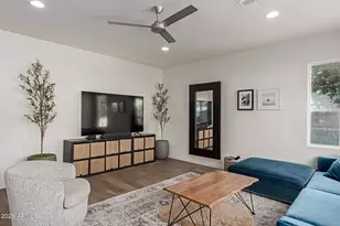 3746 E Earll Dr, Phoenix, AZ 85018 - Photo 7