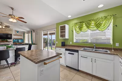 8276 W Tinajas Drive, Arizona City, AZ 85123 - Photo 11