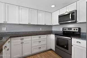 11609 S Maze Ct, Phoenix, AZ 85044 - Photo 9