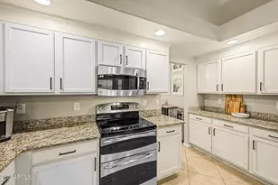 7958 W Caribbean Ln, Peoria, AZ 85381 - Photo 9