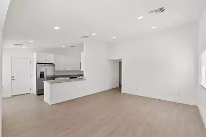 6825 N 81st Lane, Glendale, AZ 85303 - Photo 9