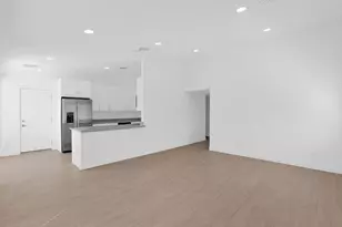 6825 N 81st Ln, Glendale, AZ 85303 - Photo 5