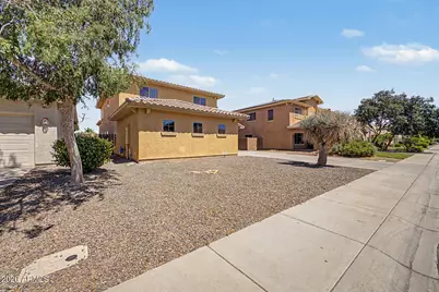 952 E Blue Spruce Lane, Gilbert, AZ 85298 - Photo 3