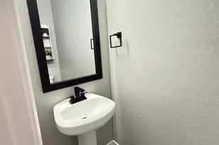 3204 W Lynne Ln, Phoenix, AZ 85041 - Photo 39