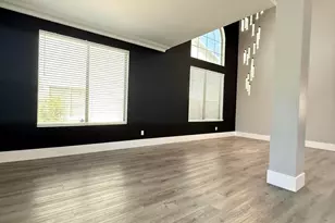3204 W Lynne Ln, Phoenix, AZ 85041 - Photo 13