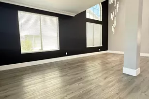 3204 W Lynne Ln, Phoenix, AZ 85041 - Photo 15