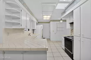 10317 W Andover Ave, Sun City, AZ 85351 - Photo 5