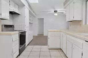 10317 W Andover Ave, Sun City, AZ 85351 - Photo 9