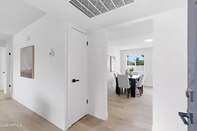 2211 W Windrose Drive, Phoenix, AZ 85029 - Photo 9