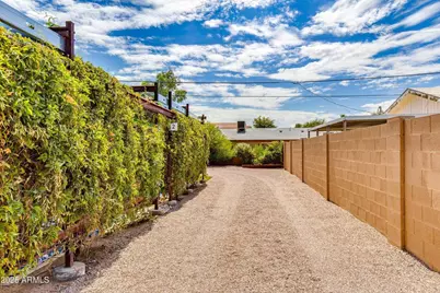 4819 E Cambridge Avenue #Apt 1, Phoenix, AZ 85008 - Photo 5