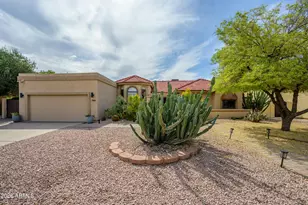 1365 N Lakeshore Dr, Chandler, AZ 85226 - Photo 3
