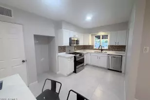 2332 E Flower St, Phoenix, AZ 85016 - Photo 3