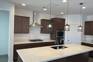 8763 W Orange Dr, Glendale, AZ 85305 - Photo 9