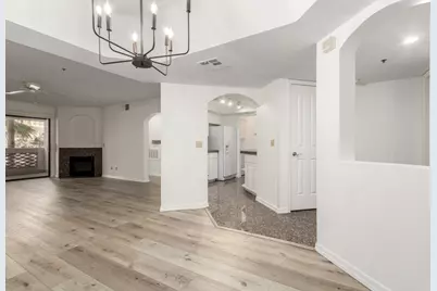 5104 N 32nd Street #Unit 225, Phoenix, AZ 85018 - Photo 1