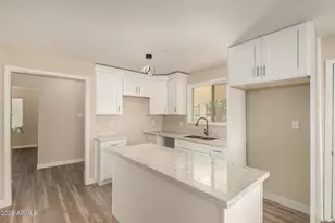 2834 E Shangri La Rd, Phoenix, AZ 85028 - Photo 13