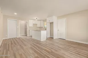 2834 E Shangri La Rd, Phoenix, AZ 85028 - Photo 11