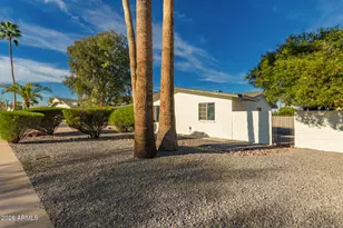 2834 E Shangri La Rd, Phoenix, AZ 85028 - Photo 3