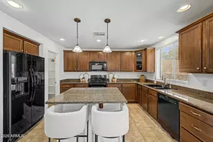 2323 W Hunter Ct, Phoenix, AZ 85085 - Photo 11