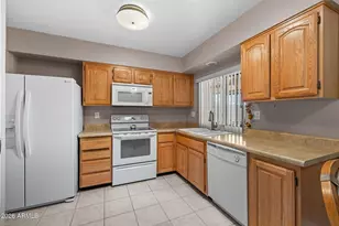 13682 N Garden Ct Dr, Sun City, AZ 85351 - Photo 9