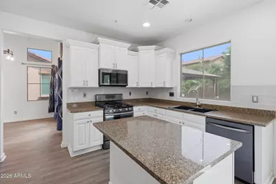 12175 W Chase Lane, Avondale, AZ 85323 - Photo 9