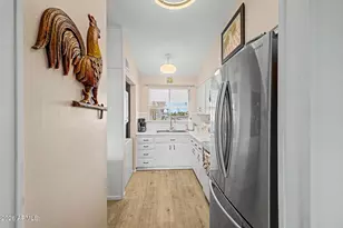 10807 N Fairway Ct W, Sun City, AZ 85351 - Photo 11