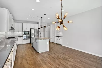 12124 W Peak View Road, Peoria, AZ 85383 - Photo 9
