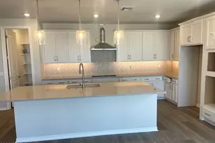 9968 W Avalon Dr, Avondale, AZ 85392 - Photo 3