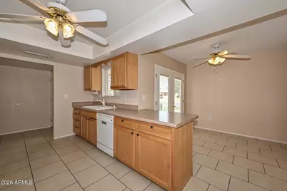 10428 W Desert Forest Circle, Sun City, AZ 85351 - Photo 11