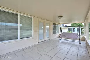 10428 W Desert Forest Cir, Sun City, AZ 85351 - Photo 17