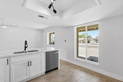 1327 W Piute Avenue, Phoenix, AZ 85027 - Photo 11