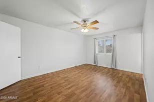 10537 W Lawrence Ln, Peoria, AZ 85345 - Photo 15