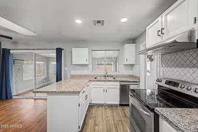 10537 W Lawrence Lane, Peoria, AZ 85345 - Photo 13