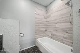 10537 W Lawrence Ln, Peoria, AZ 85345 - Photo 23