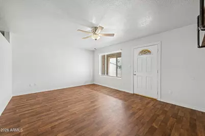 10537 W Lawrence Lane, Peoria, AZ 85345 - Photo 9