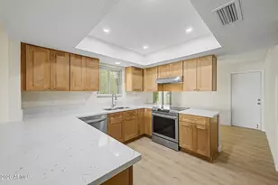 10006 E Watford Way, Sun Lakes, AZ 85248 - Photo 13