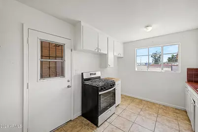 4501 W Crittenden Lane, Phoenix, AZ 85031 - Photo 15