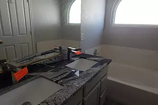 12332 W Roanoke Ave, Avondale, AZ 85392 - Photo 9