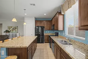 15871 W Port Royale Ln, Surprise, AZ 85379 - Photo 11