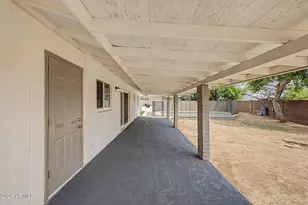 1425 W Wickieup Ln, Phoenix, AZ 85027 - Photo 25