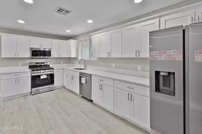 5647 W Roma Avenue, Phoenix, AZ 85031 - Photo 5