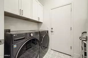 7236 W Paradise Ln, Peoria, AZ 85382 - Photo 23