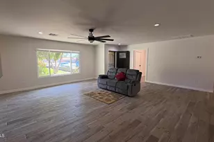 4422 W Greenway Rd, Glendale, AZ 85306 - Photo 9